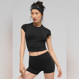 ALO Yoga soft sculpt best bet short sleeve top size small black